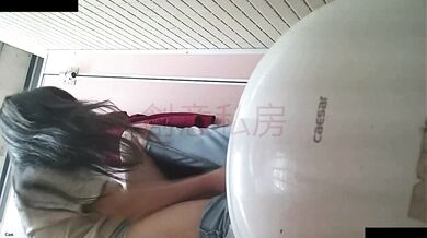 潘X余TWTP 台北女中惨遭偷拍的美女班花们全是大美女